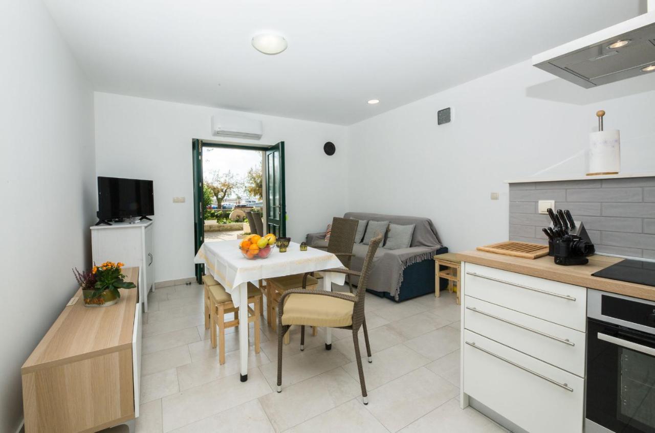 Duće Apartments Roko מראה חיצוני תמונה