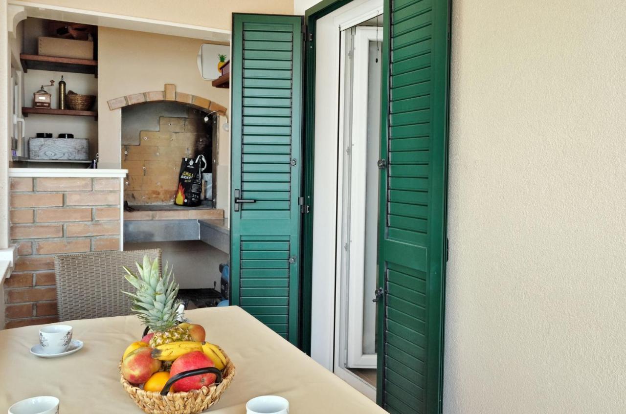 Duće Apartments Roko מראה חיצוני תמונה
