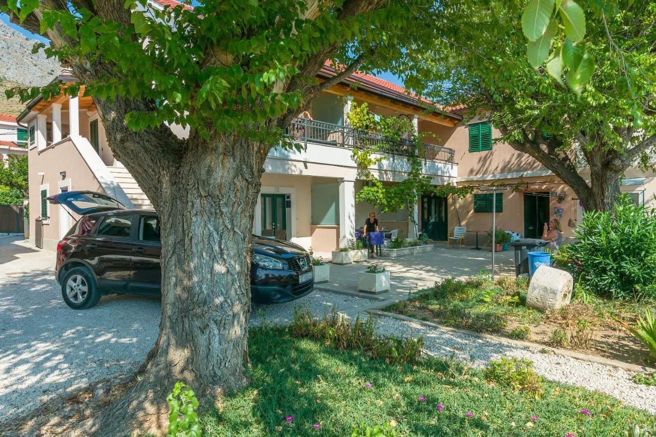 Duće Apartments Roko מראה חיצוני תמונה
